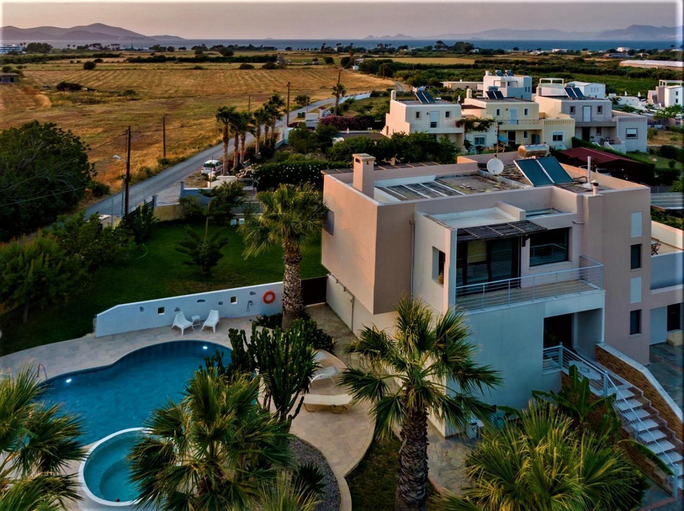 Xenos Villa 2 With A Private Pool,Near The Sea Tigkaki  Bagian luar foto