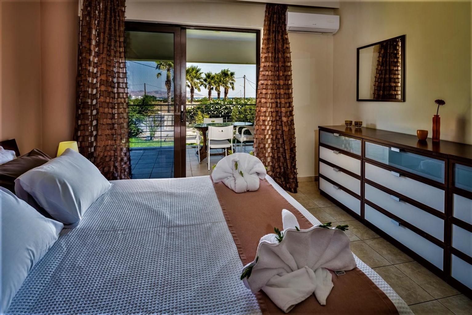 Xenos Villa 2 With A Private Pool,Near The Sea Tigkaki  Bagian luar foto