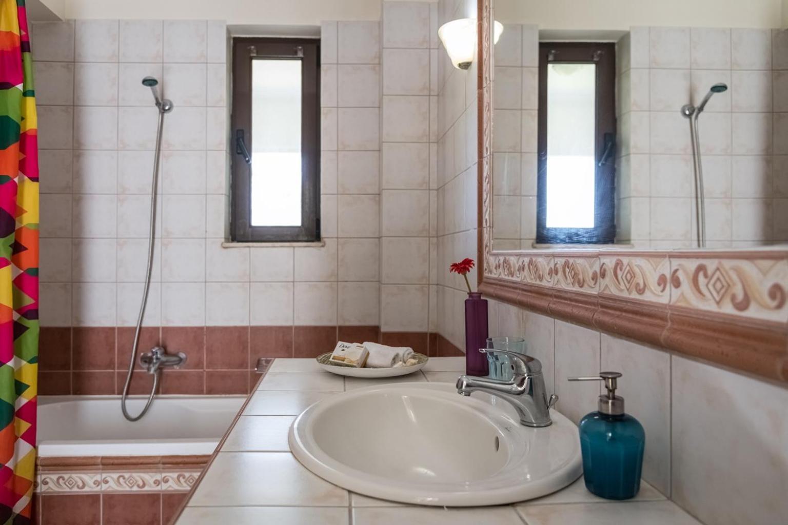 Xenos Villa 2 With A Private Pool,Near The Sea Tigkaki  Bagian luar foto